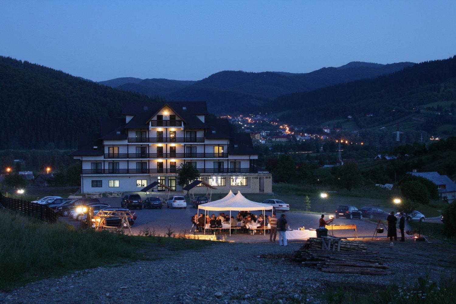 Hotel ToacaBellevue Gura Humorului Esterno foto