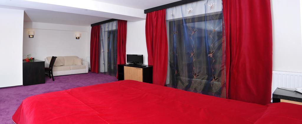 Hotel ToacaBellevue Gura Humorului Esterno foto